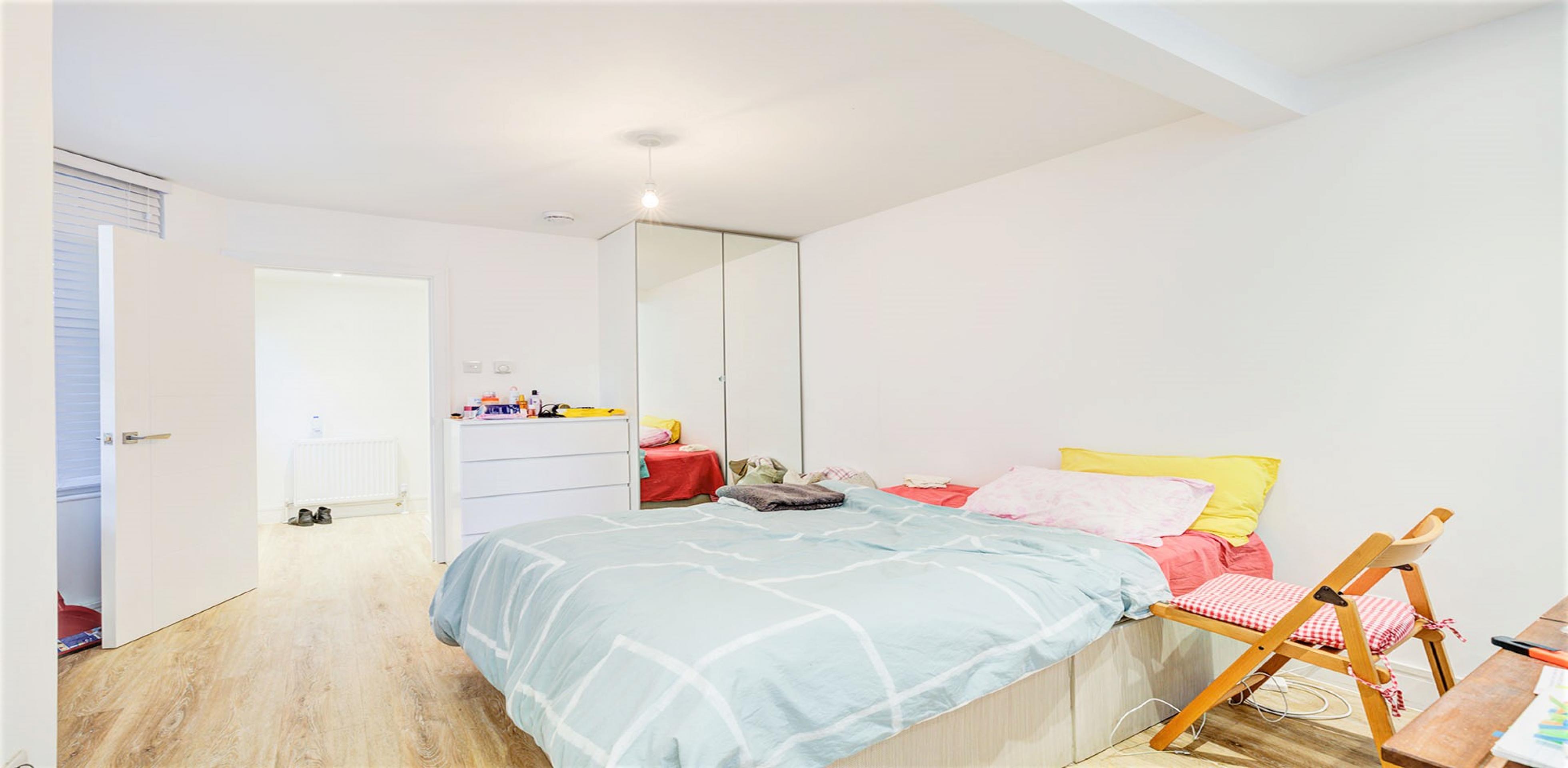 			Studio Apartment, 1 bath, 1 reception Apartment			 Roderick Road, HAMPSTEAD HEATH / GOSPEL OAK NW3